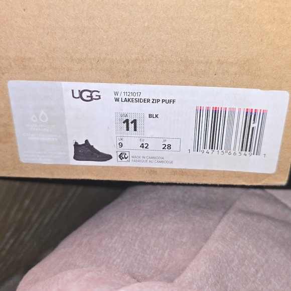 Women’s UGG zip puffy puffer ankle boots! New with tags! Rain boot snow boot - Picture 6 of 7